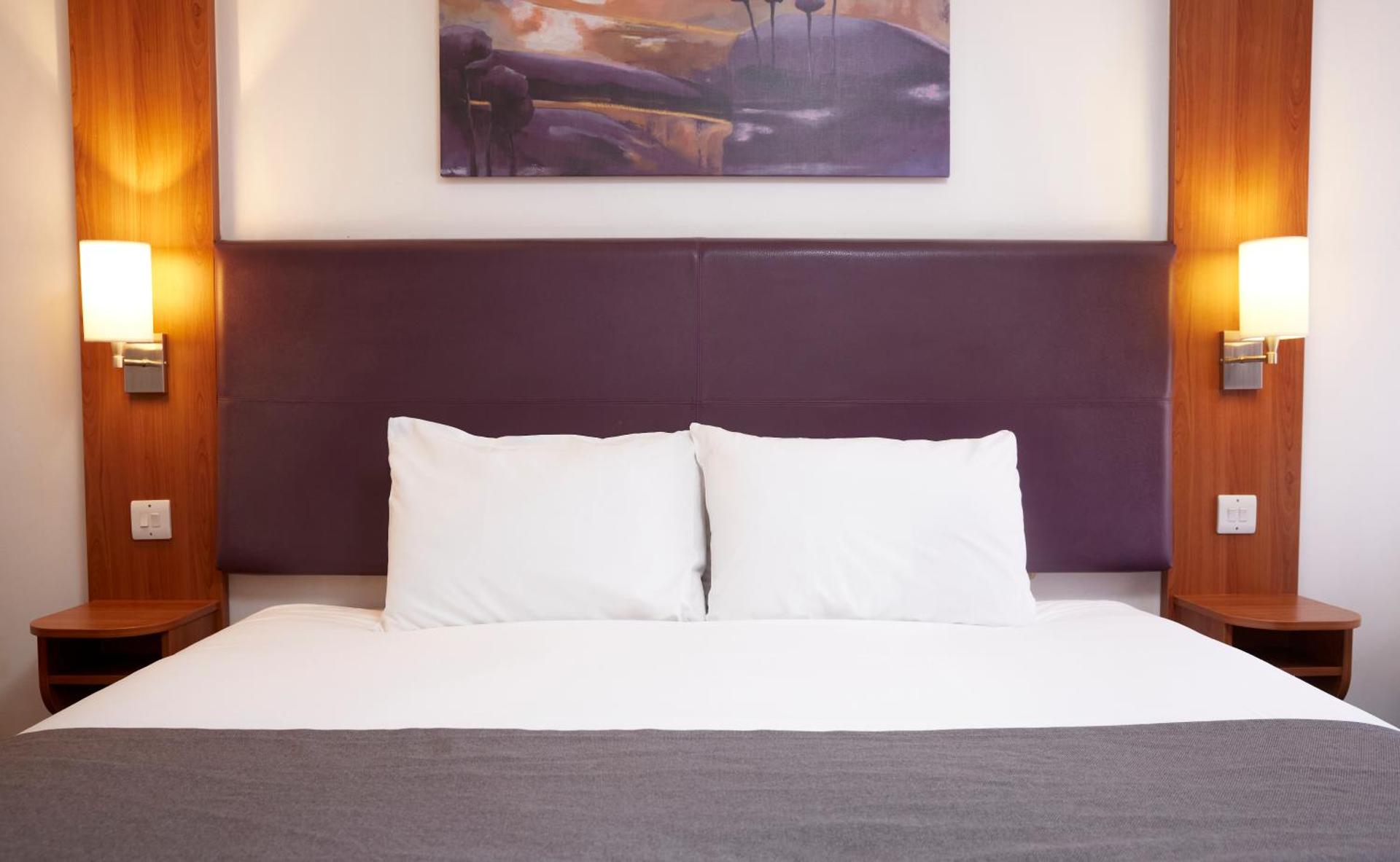 Family Room (2 Adults + 1 Child)