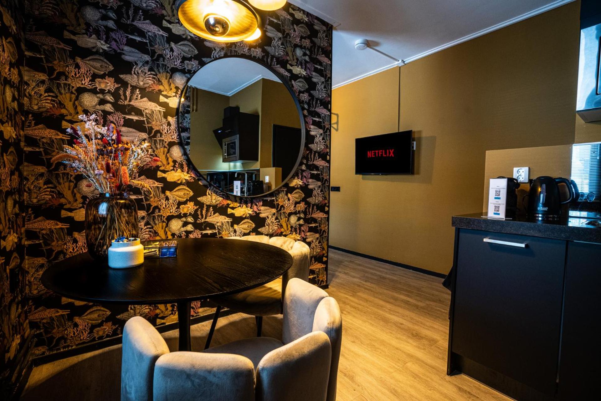 Cosy Aquarium for a couple or friends