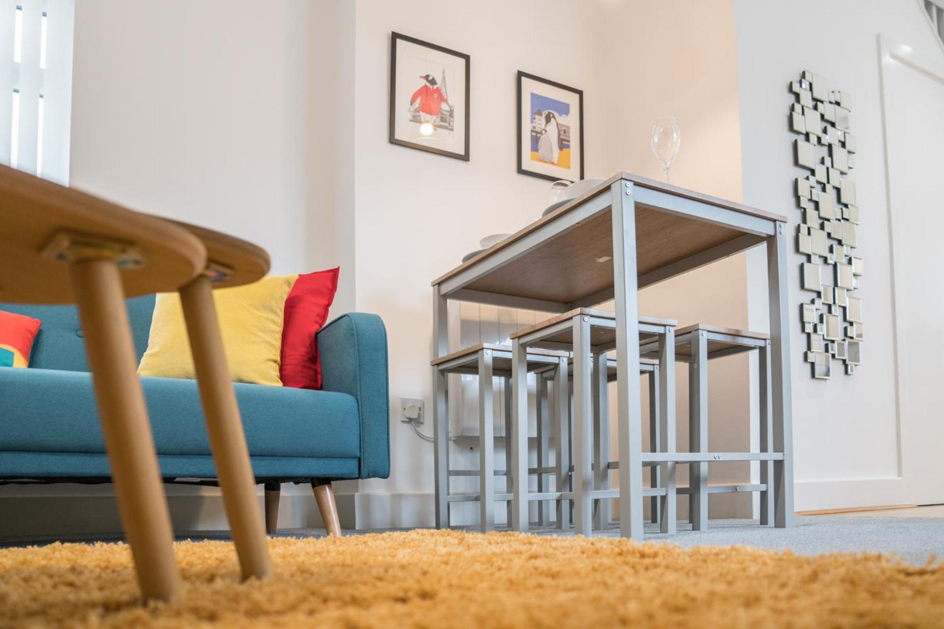 Detached Coach House near Principality Stadium in Cardiff