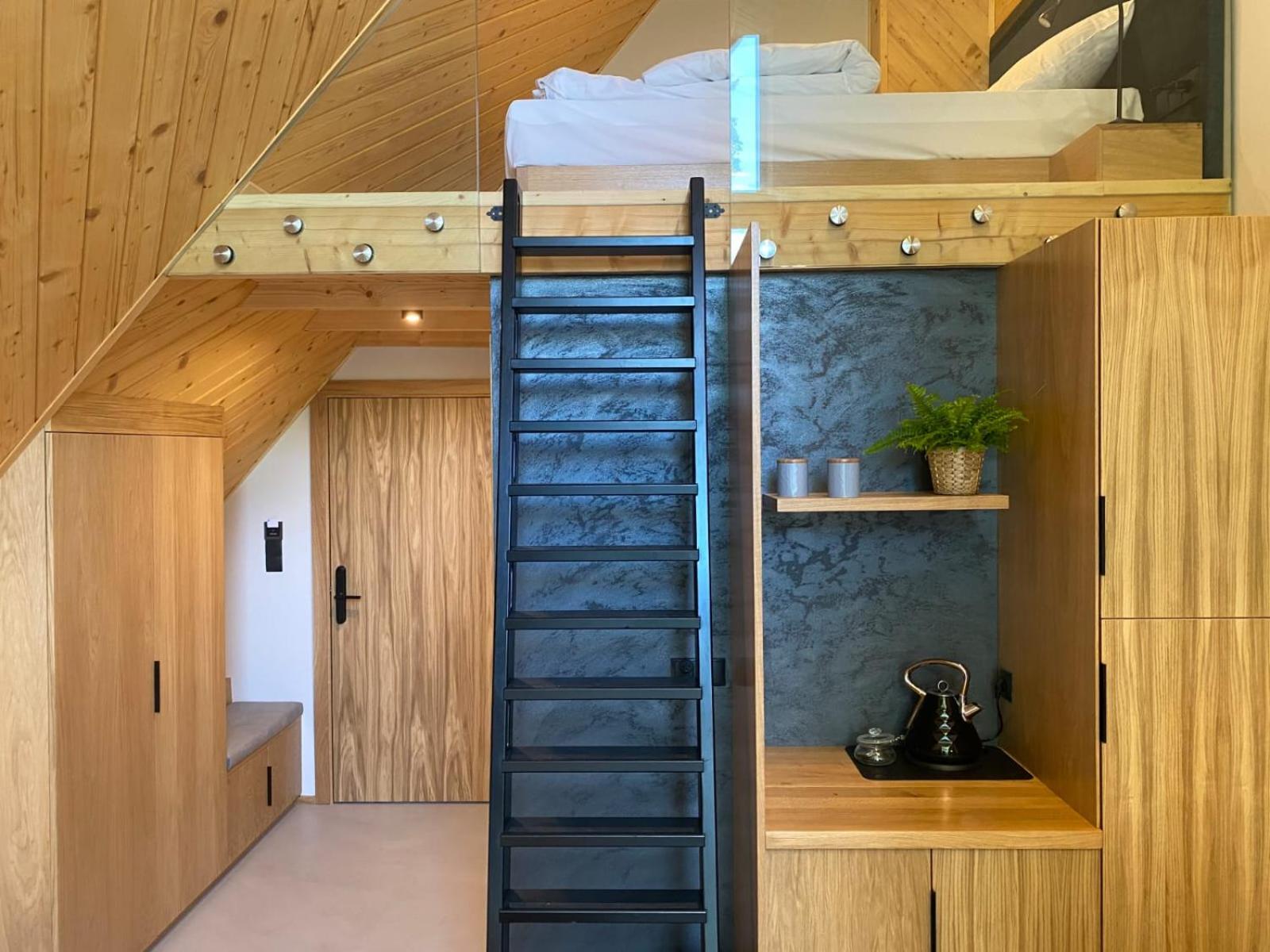 Apartment with Garden View