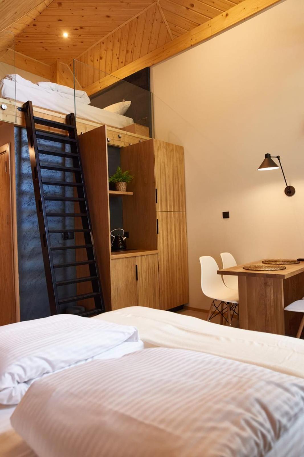 Apartment with Garden View