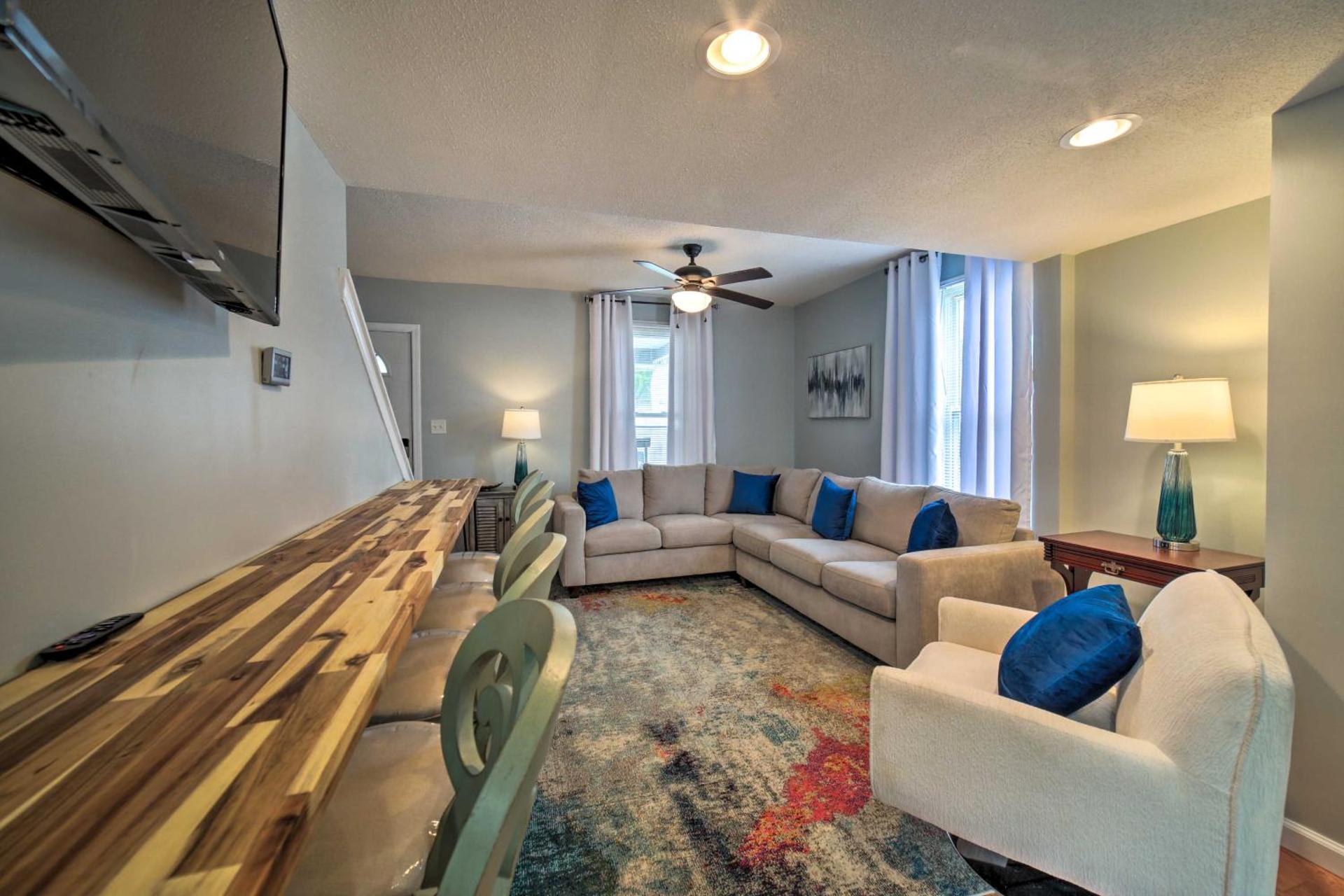 Morgantown Home with Deck about 2 Mi to WV University!