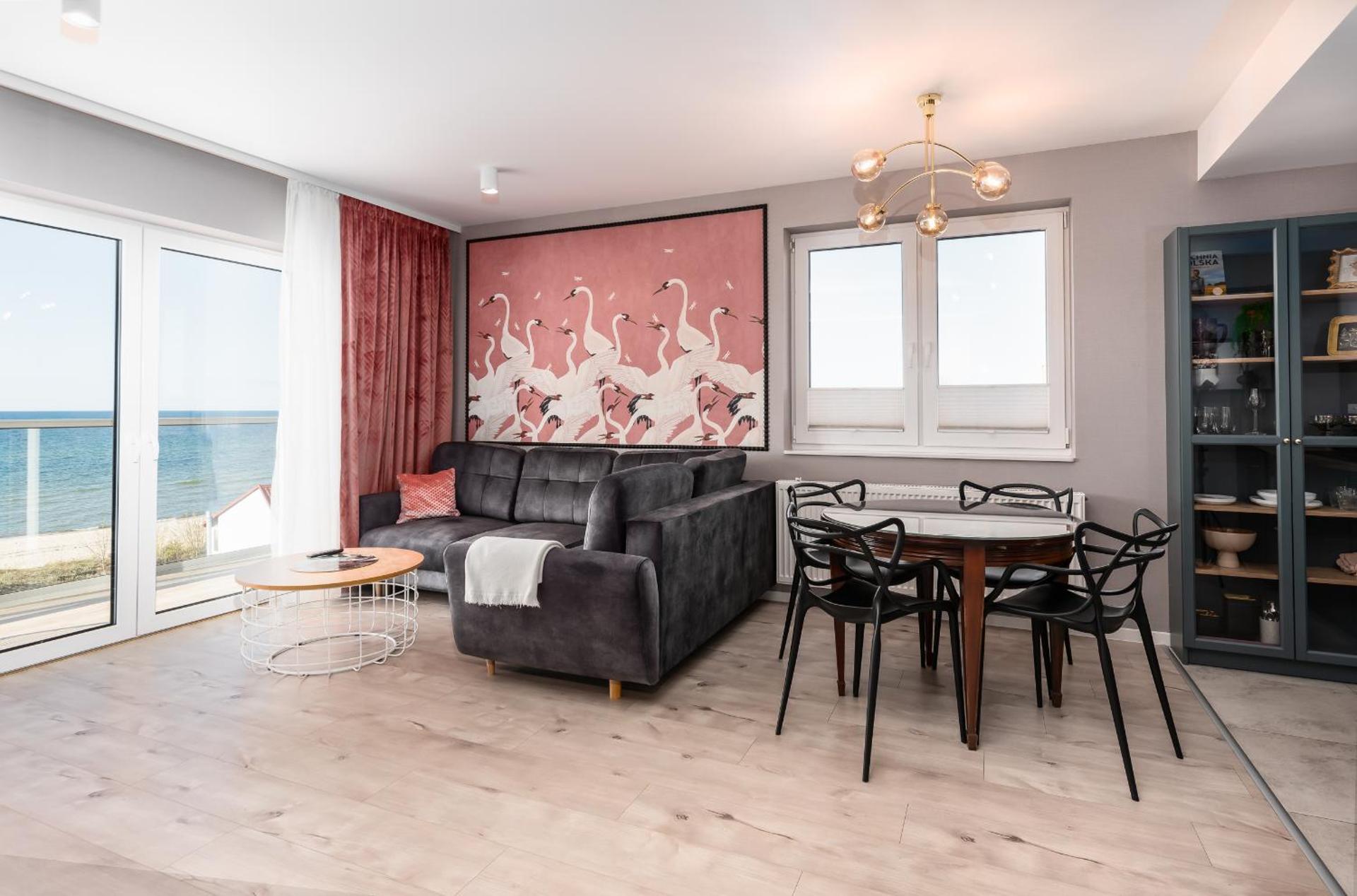 Deluxe Apartment with Balcony and Sea View