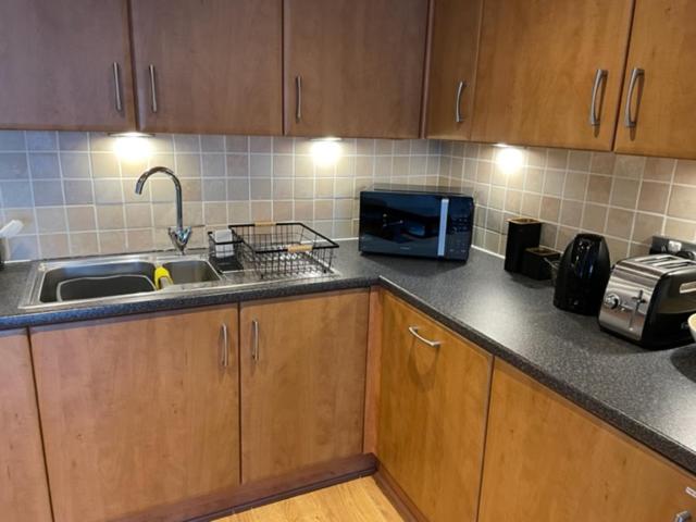 Lux Waterfront 2 bed Apt, V&A 10min walk, St Andrew's Golf 25min drive