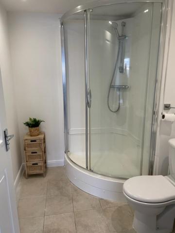 Lux Waterfront 2 bed Apt, V&A 10min walk, St Andrew's Golf 25min drive