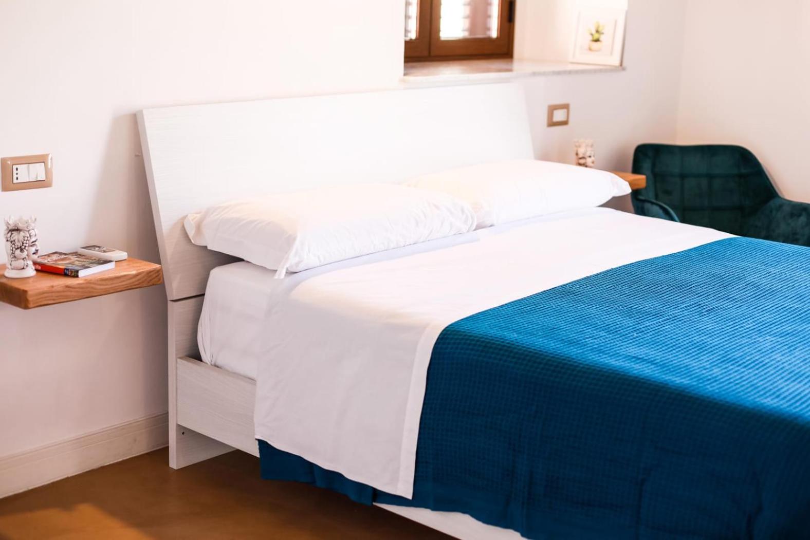 111 apartments & rooms