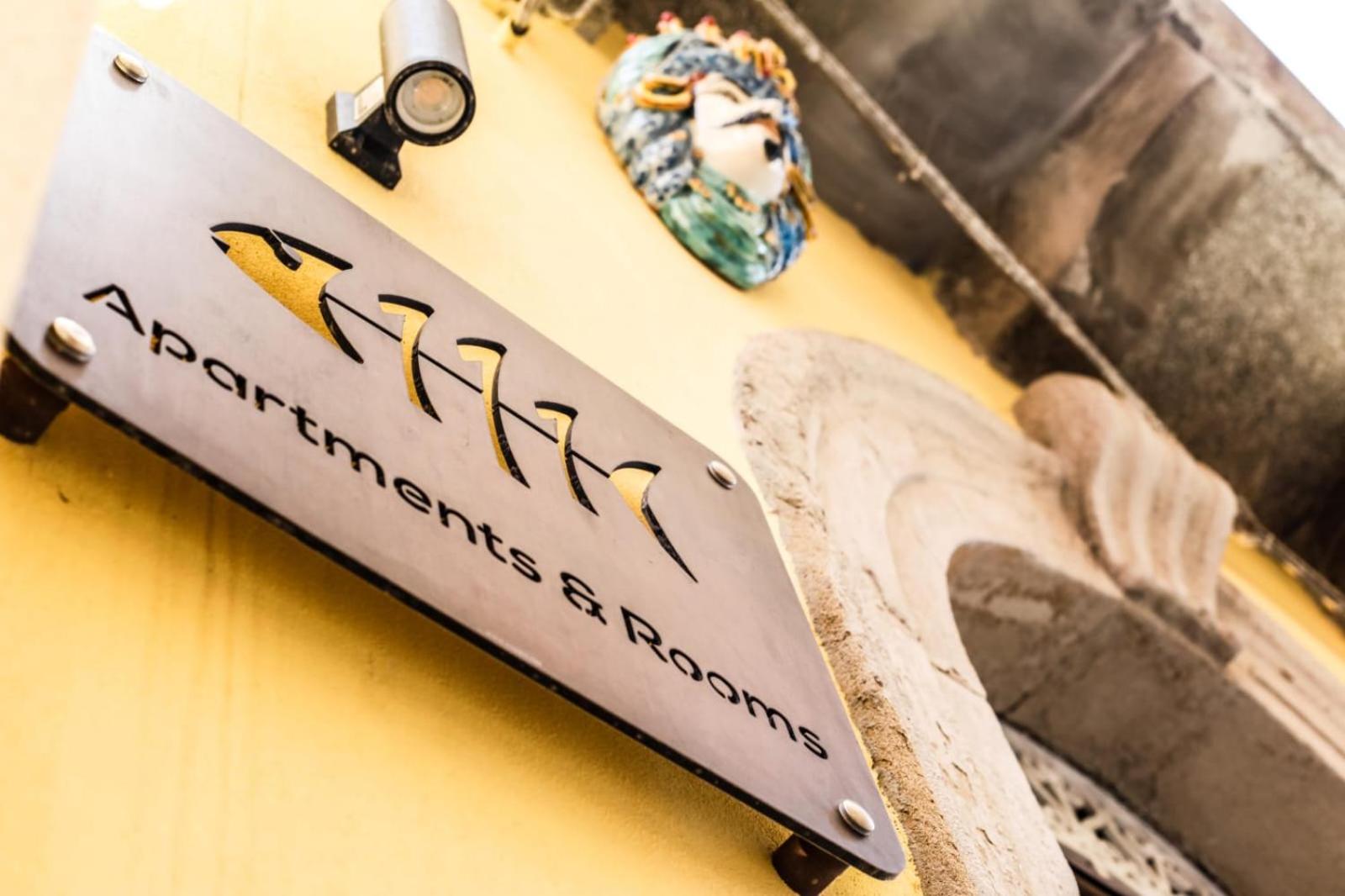 111 apartments & rooms