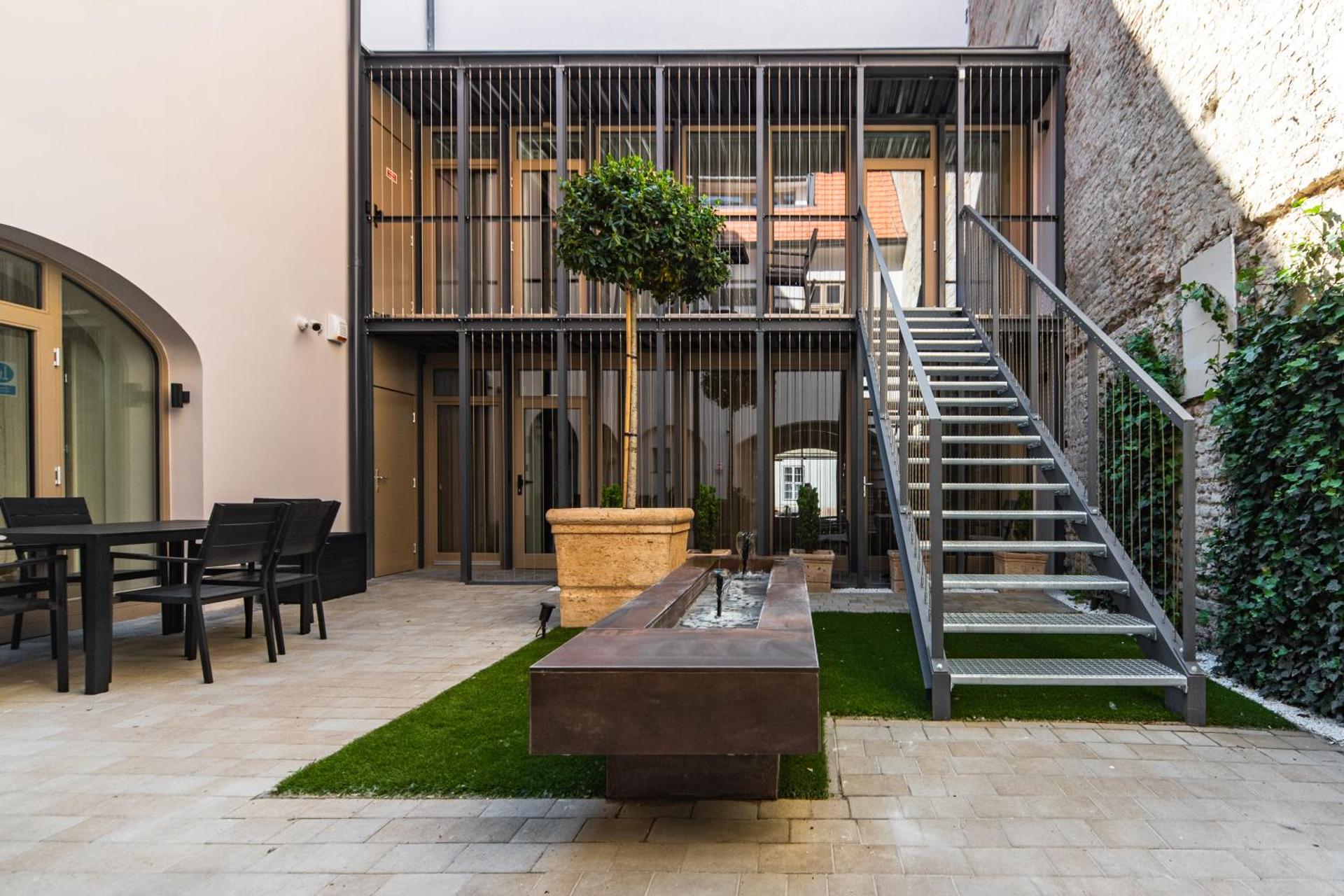 Inner courtyard view