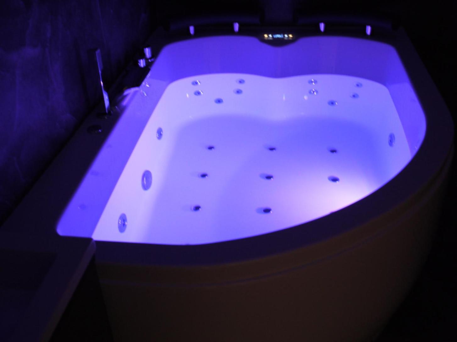 Cozy Rooms - BAÑERA HIDROMASAJE