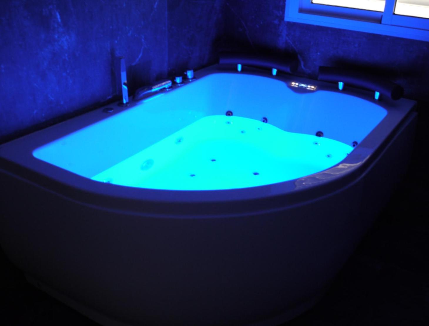 Cozy Rooms - BAÑERA HIDROMASAJE