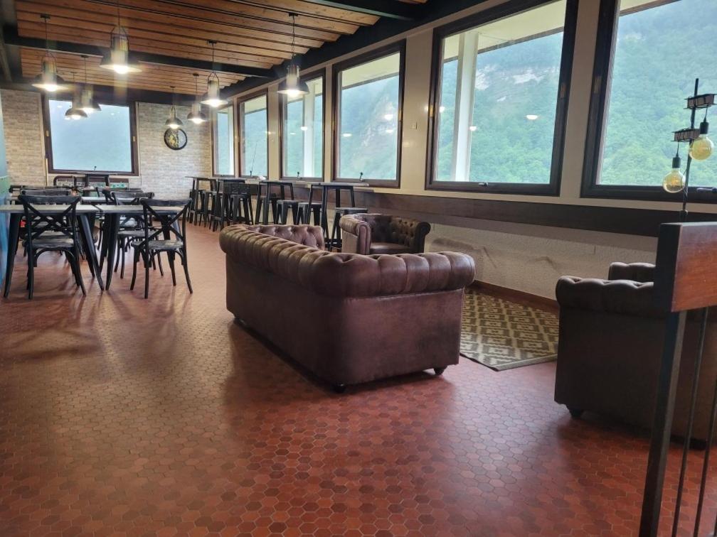 GITE LE BELVEDERE AU REFUGE DU PHOENIX, ECHEVIS