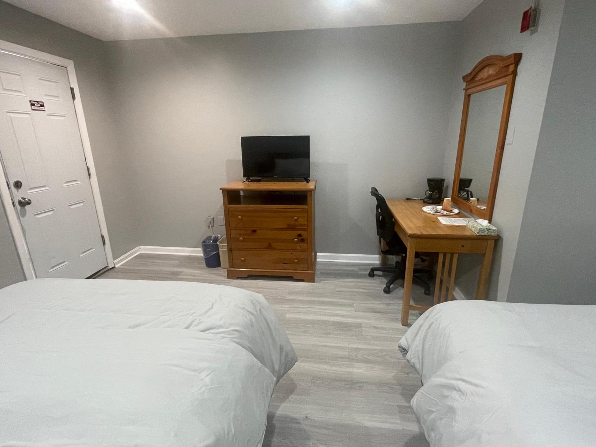 Double Room with Two Double Beds - Non-Smoking