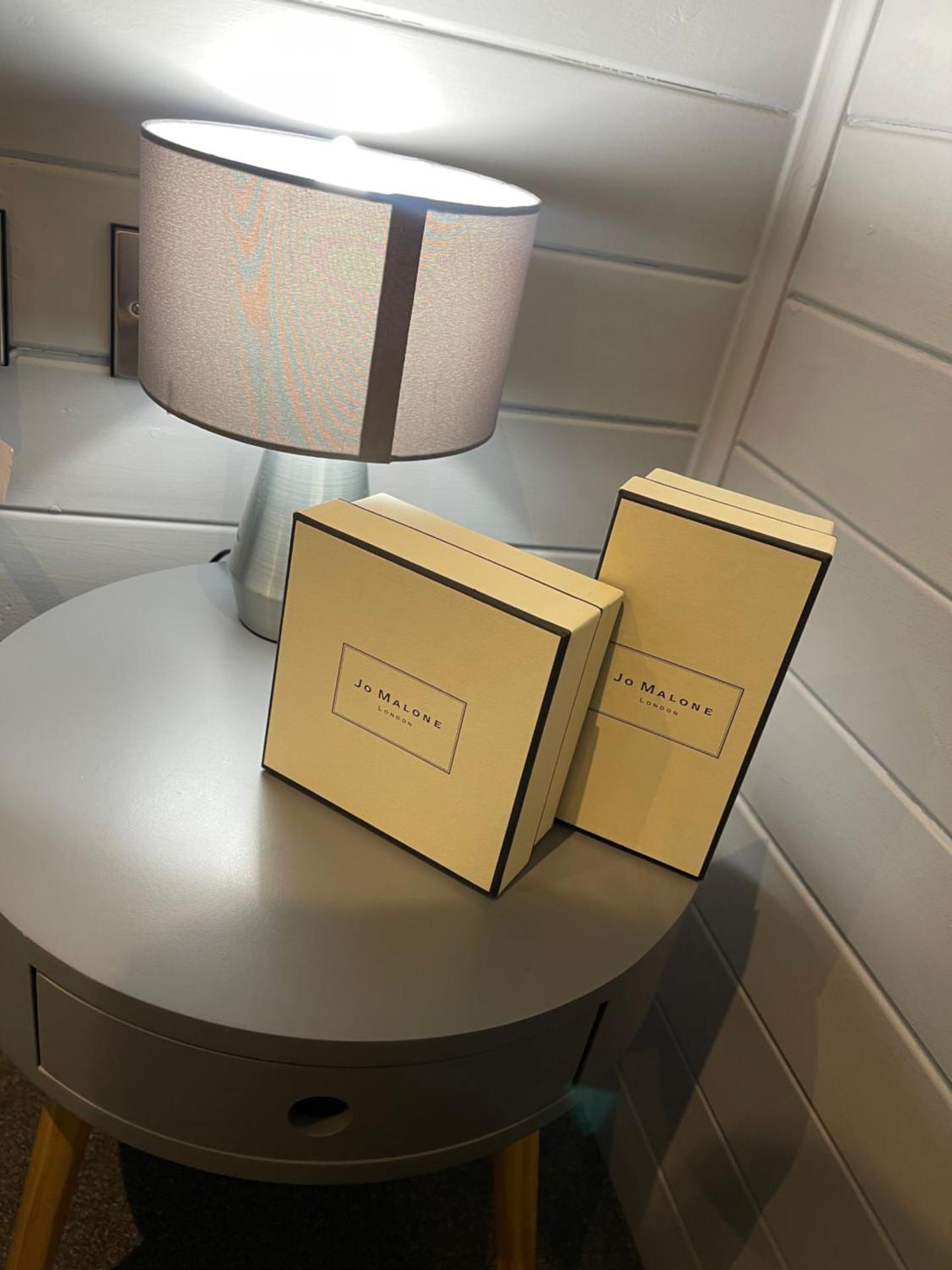 L02 - The Penrhyn Spa with Hot Tub