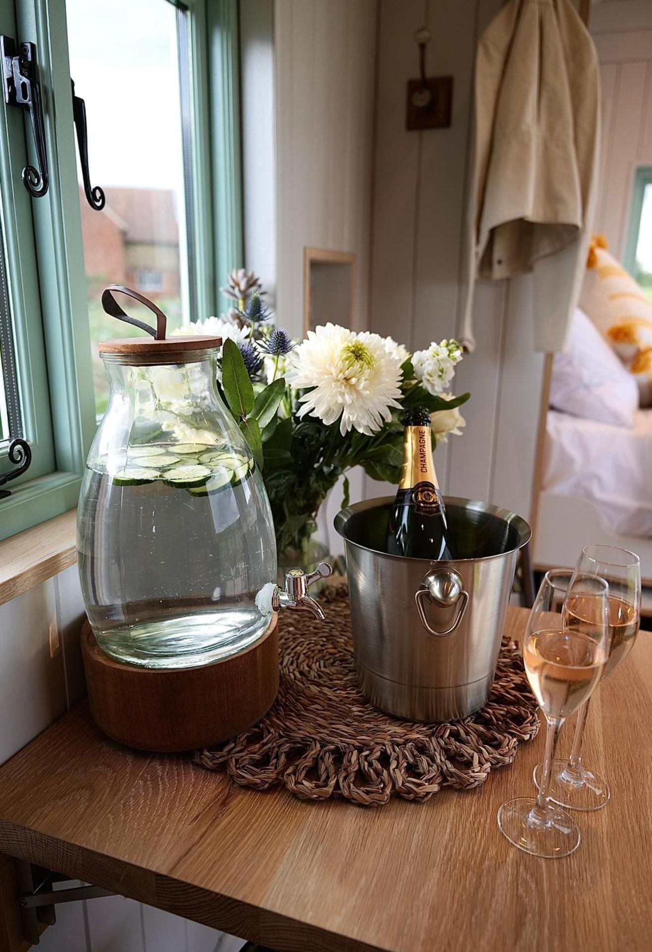 Luxury Retreat 30mins Taxi Ride From West London