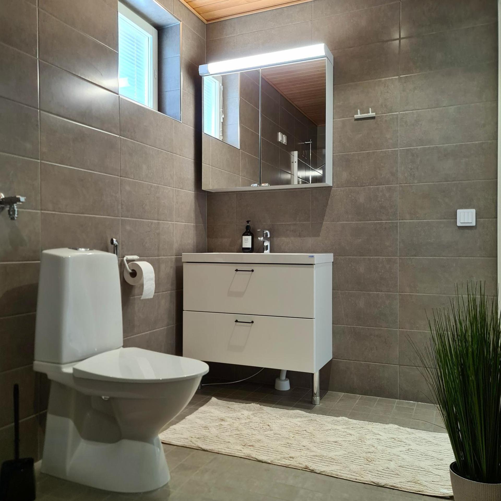 Uusi viihtysä 4-hengen loma-asunto hiekkasärkillä