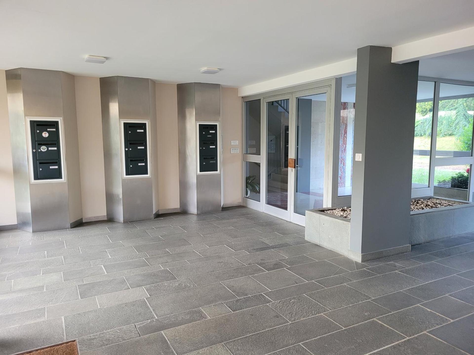 Studio récent résidence Charles Quint