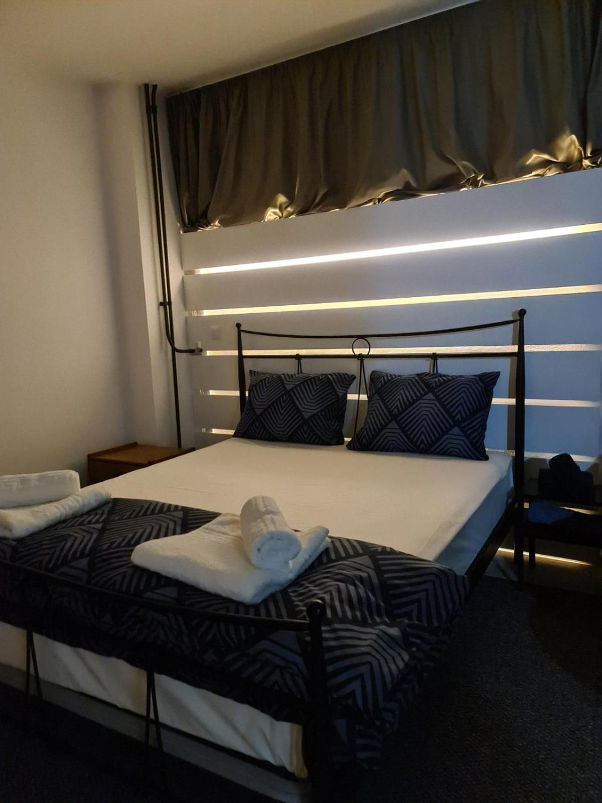 Studio V3st & Parking