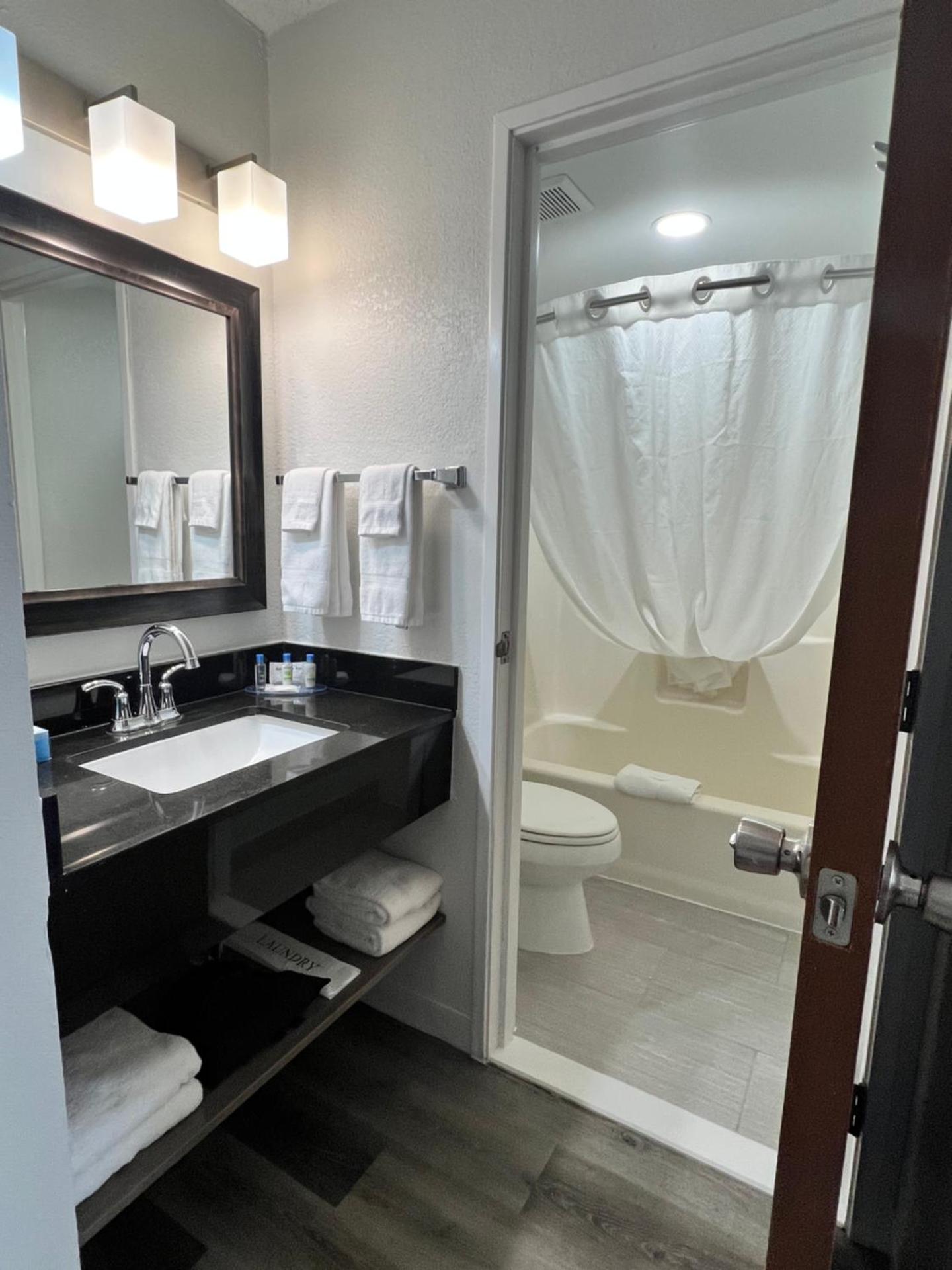 Hotel Wave at Rehoboth Beach