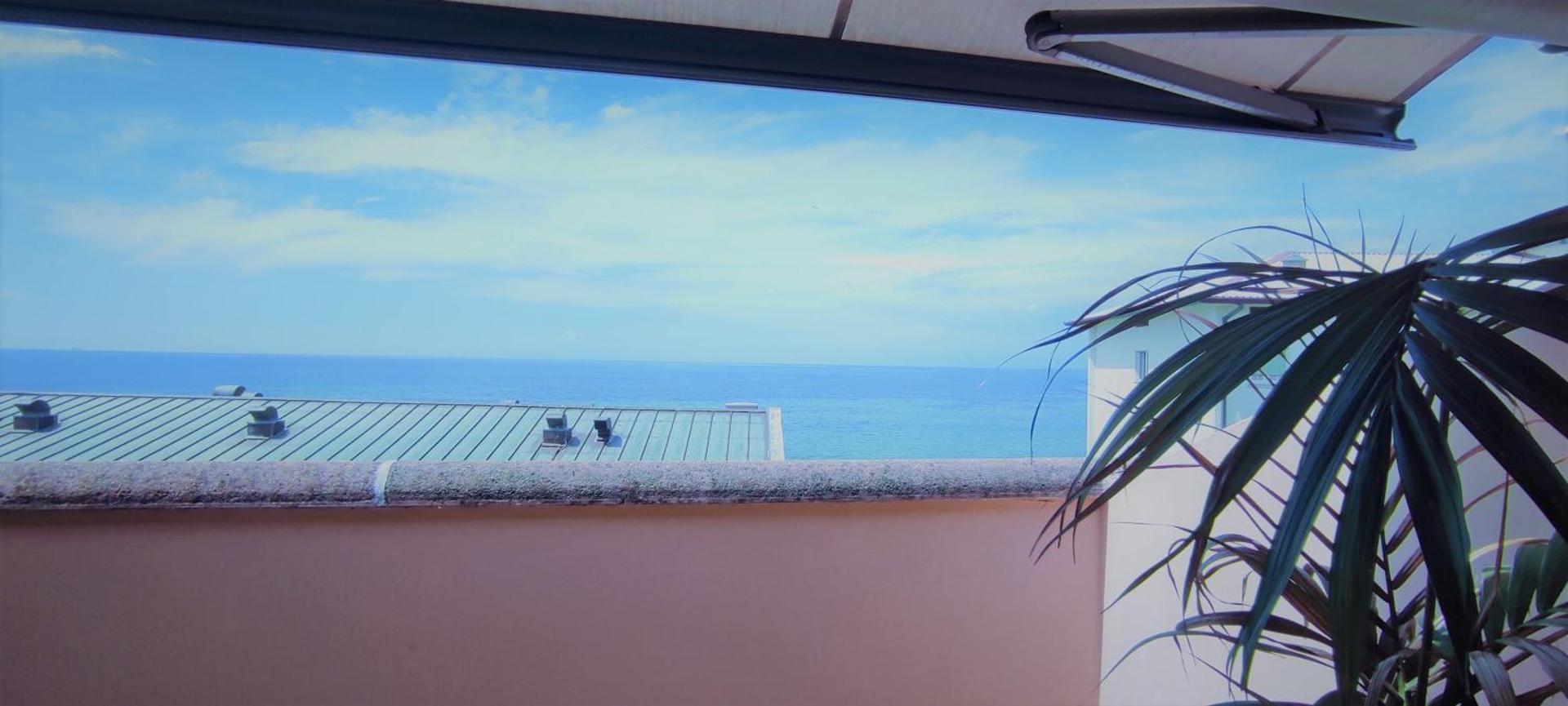 Deluxe Suite with Sea View