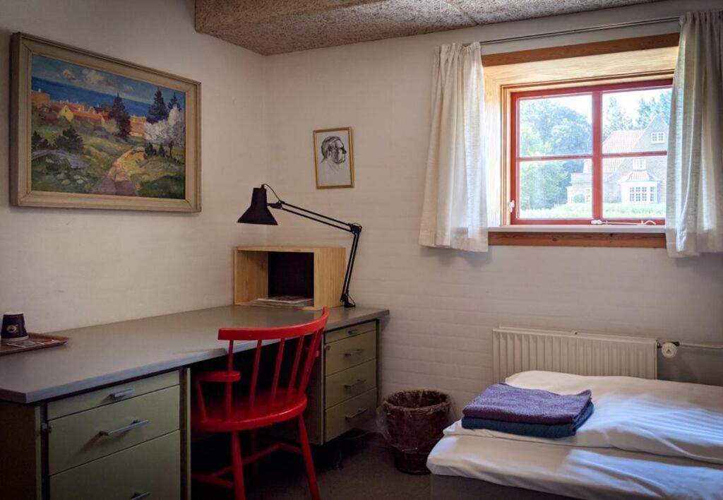 Communal lounge/ TV room