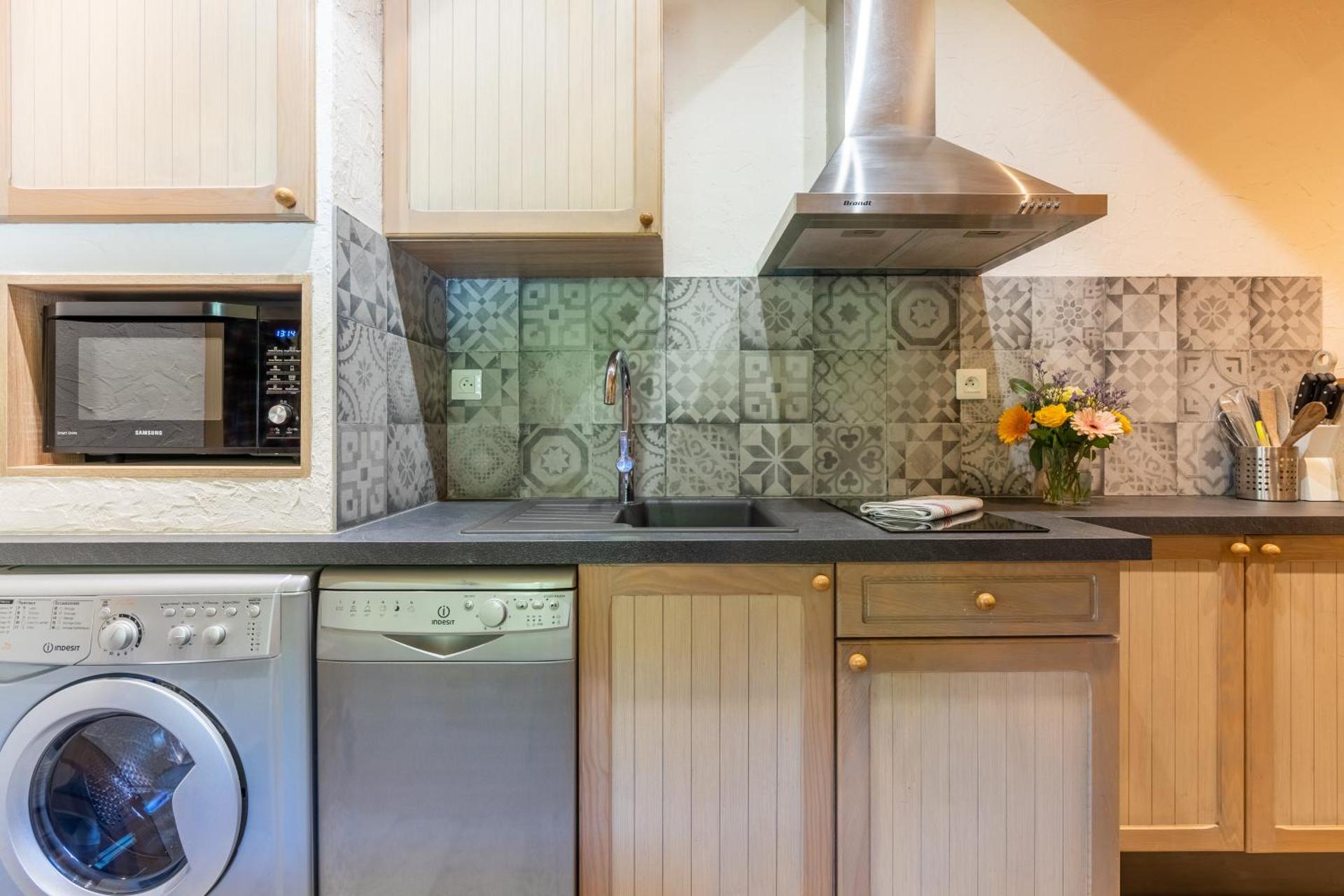 Kitchen or kitchenette