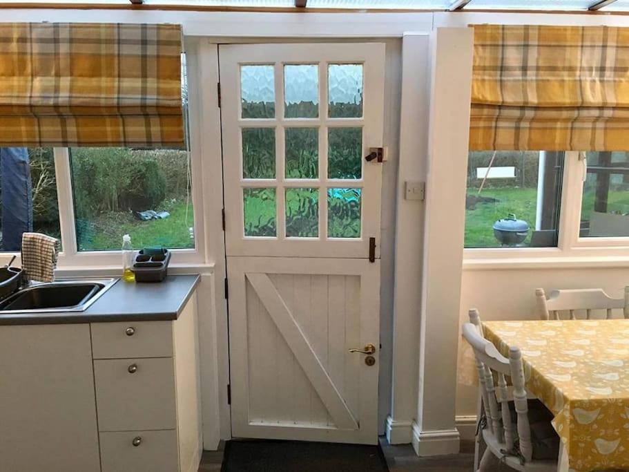 Daffodil House , West Wales