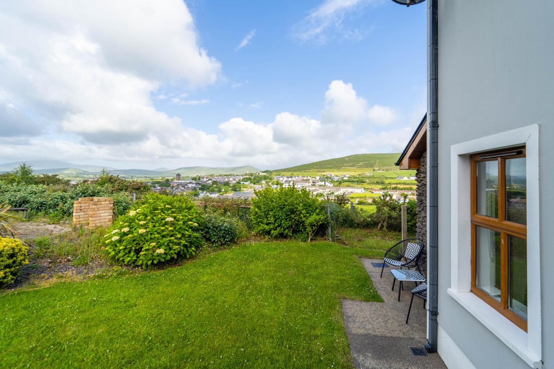 Dingle View - 37 Tír Na Fiuise