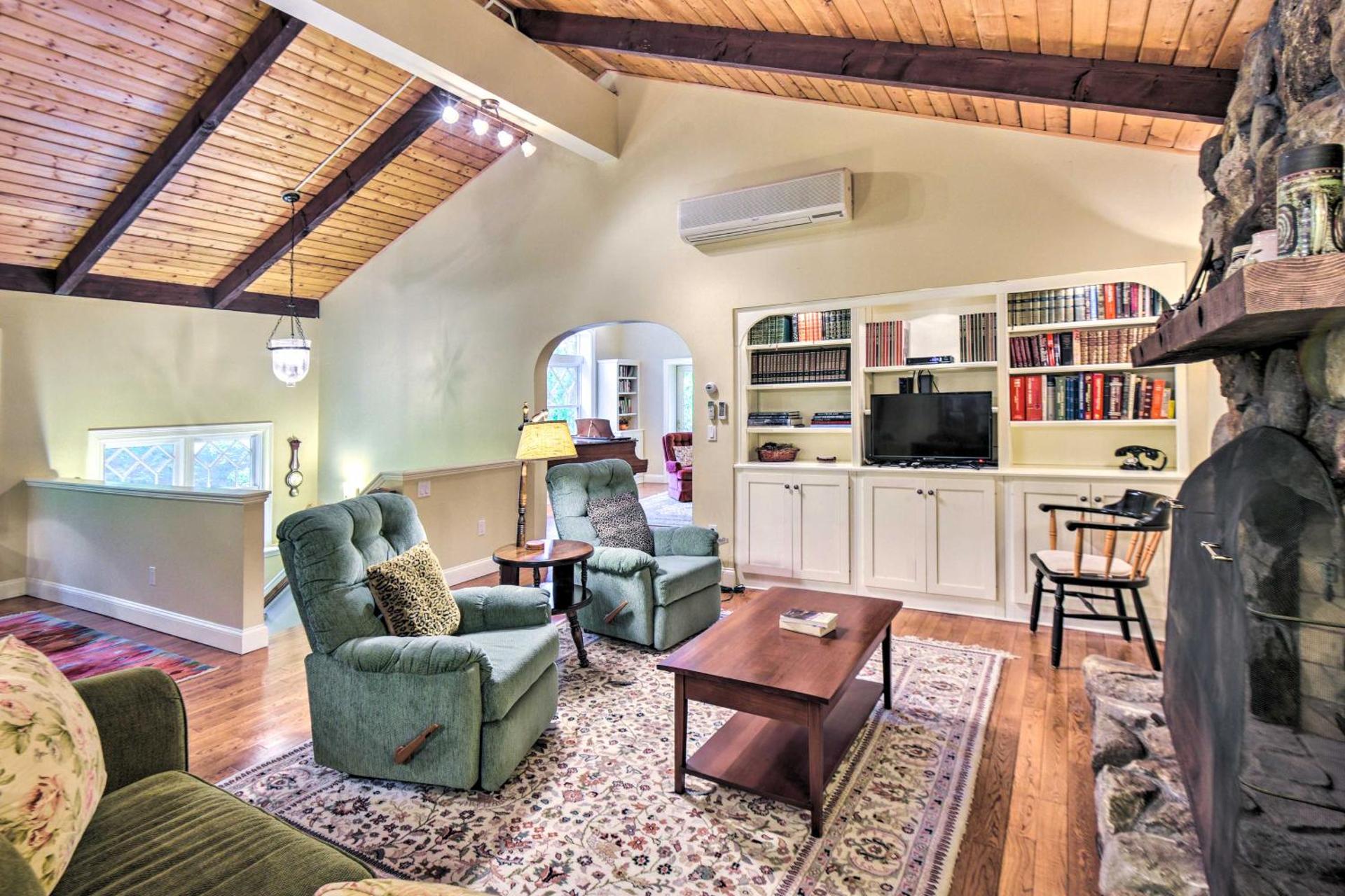 4 Mi to Ski Slopes Family-Friendly Bartlett Home!