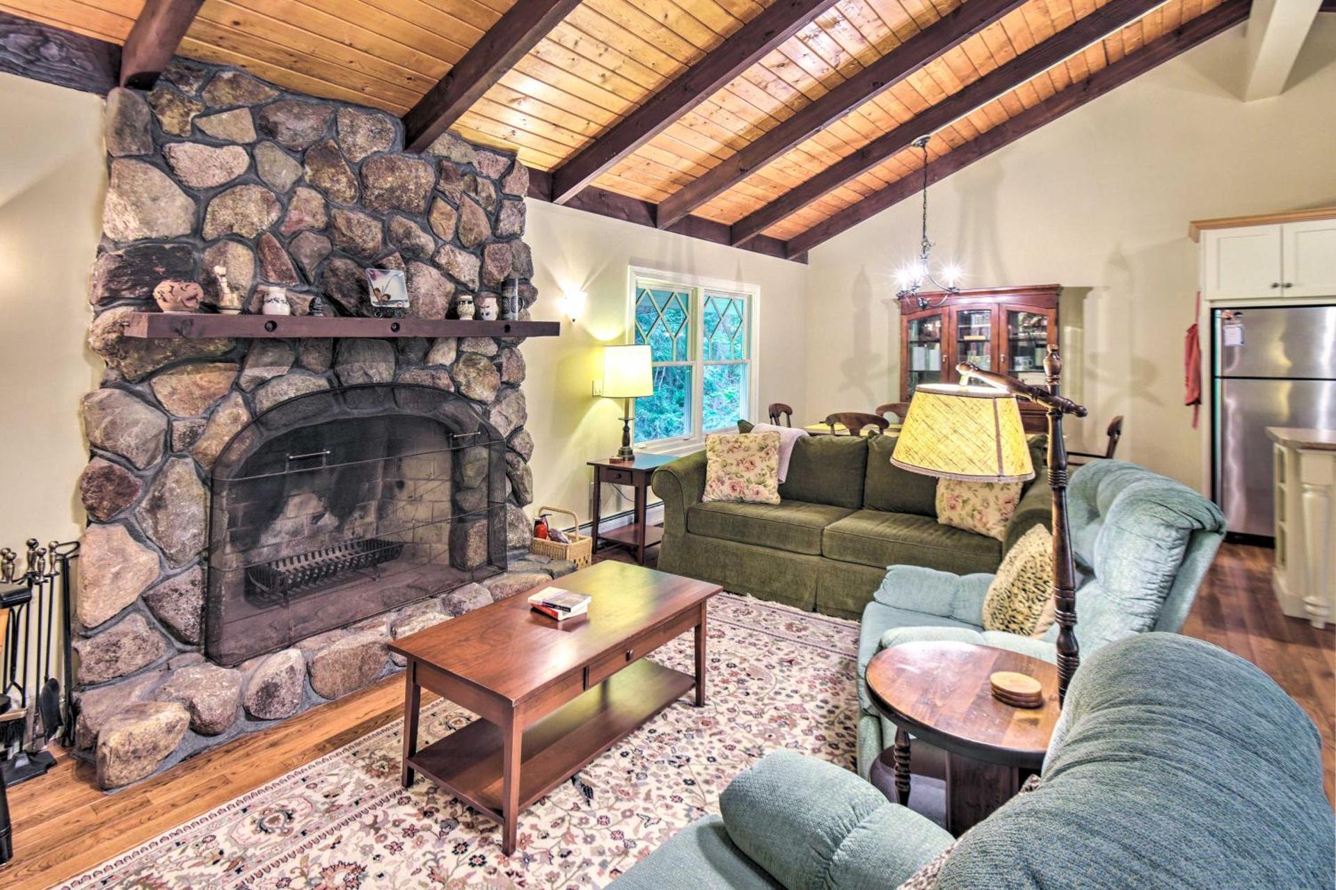 4 Mi to Ski Slopes Family-Friendly Bartlett Home!