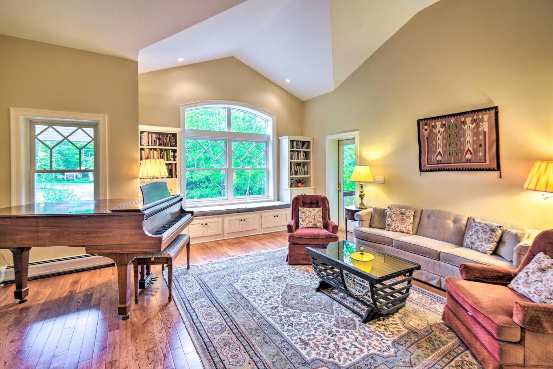 4 Mi to Ski Slopes Family-Friendly Bartlett Home!