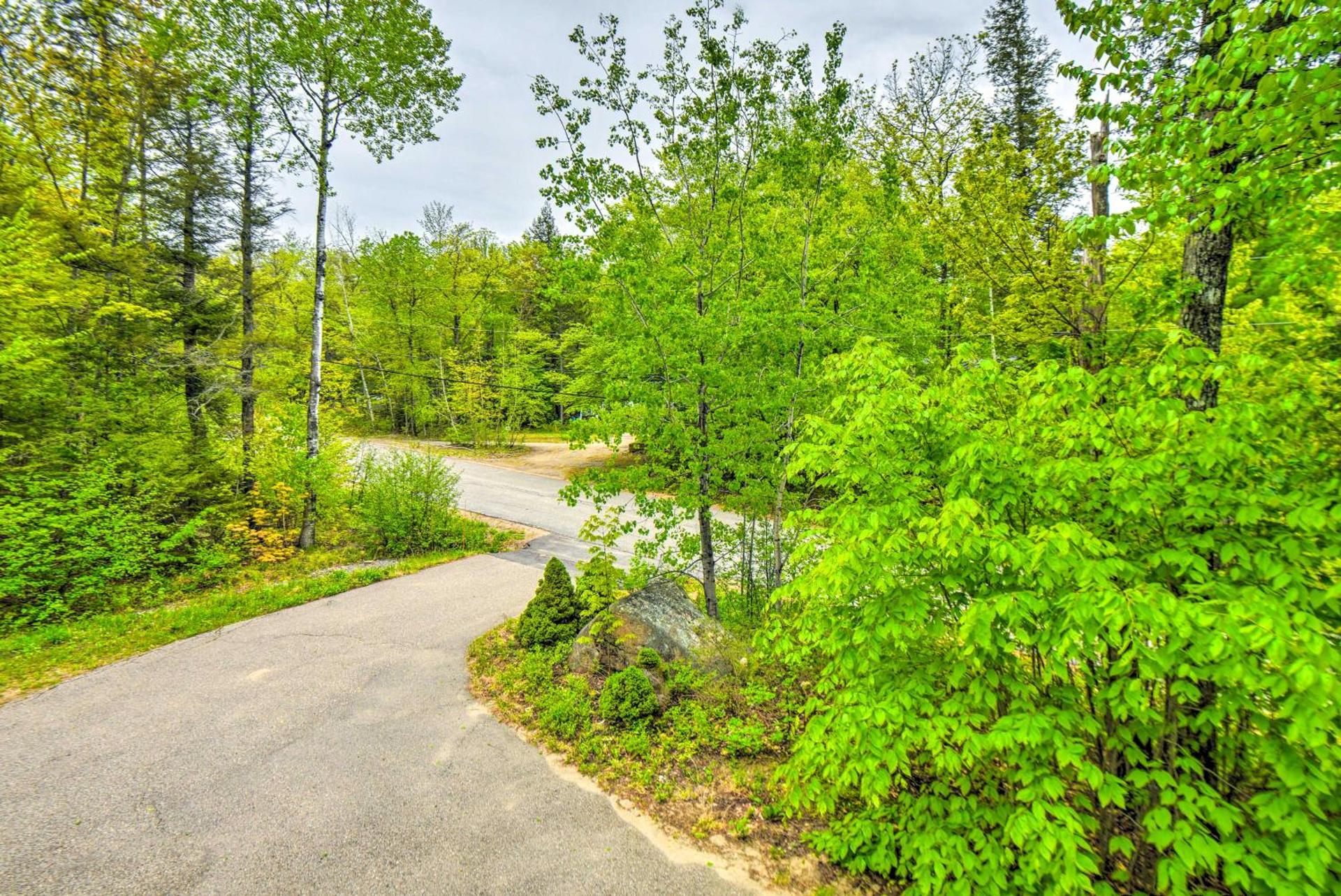 4 Mi to Ski Slopes Family-Friendly Bartlett Home!