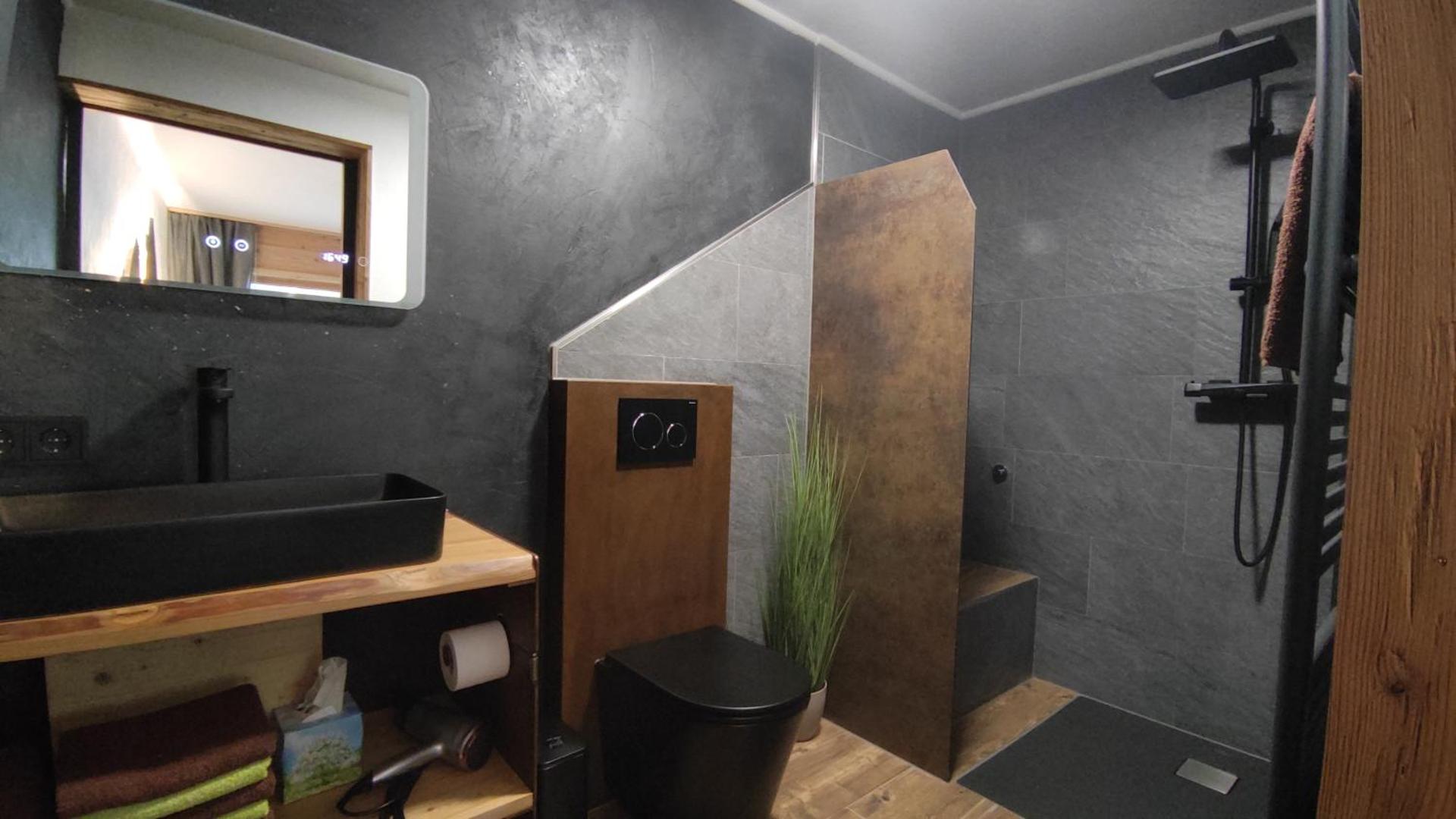 Apartment with Garden View