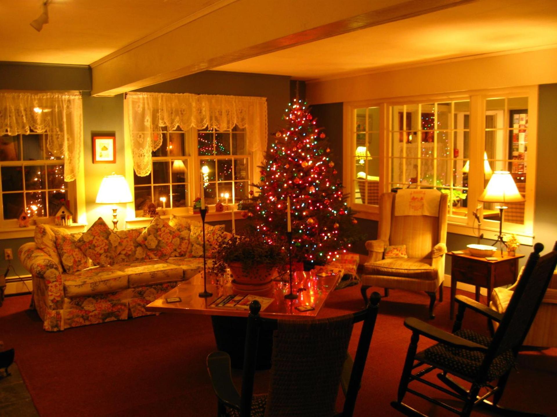 Communal lounge/ TV room