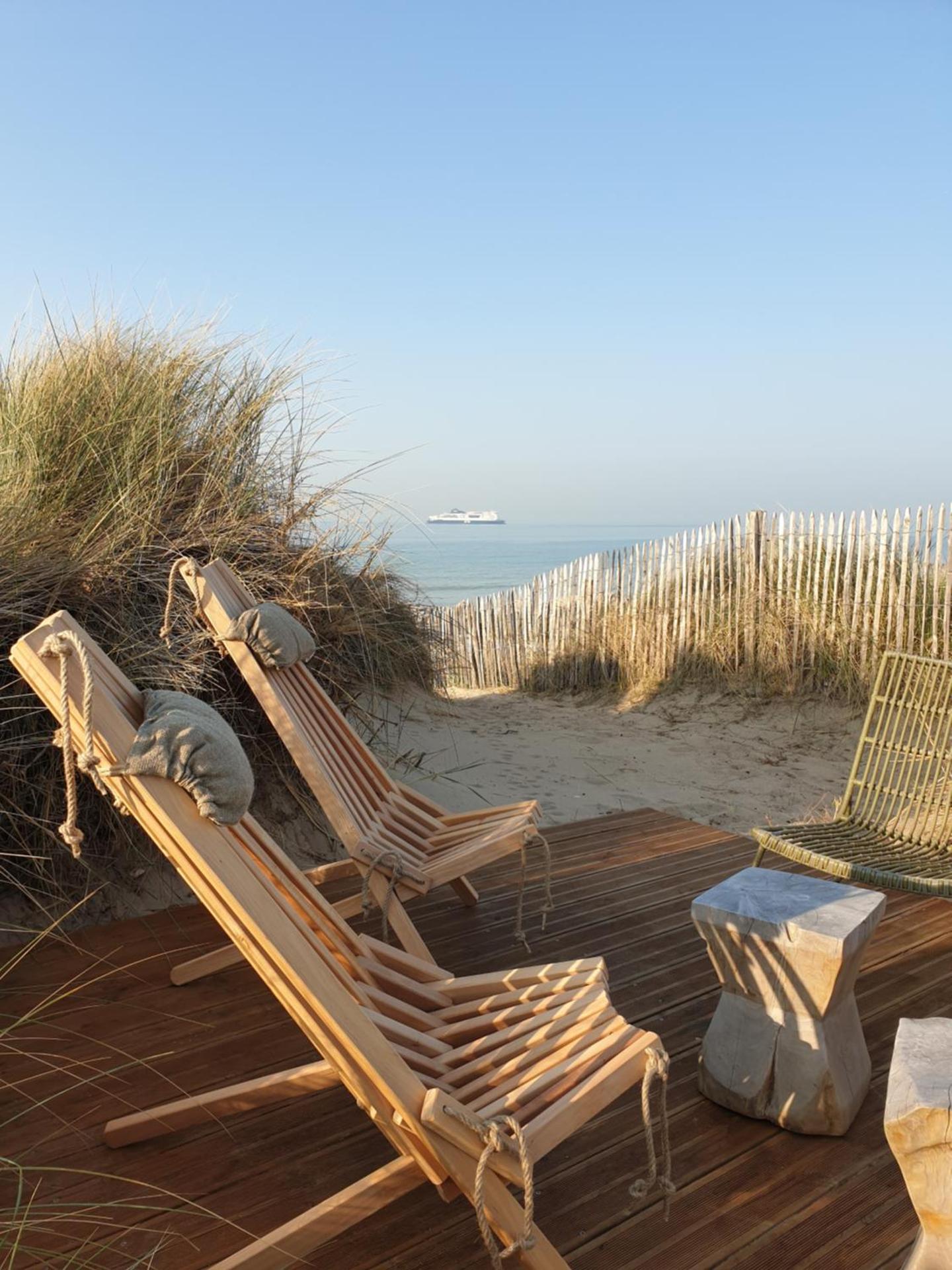 sangatte " Les Terrasses" maison front de mer Les pieds dans l'eau pleine de charme Cap Blanc Nez Côte d'Opale