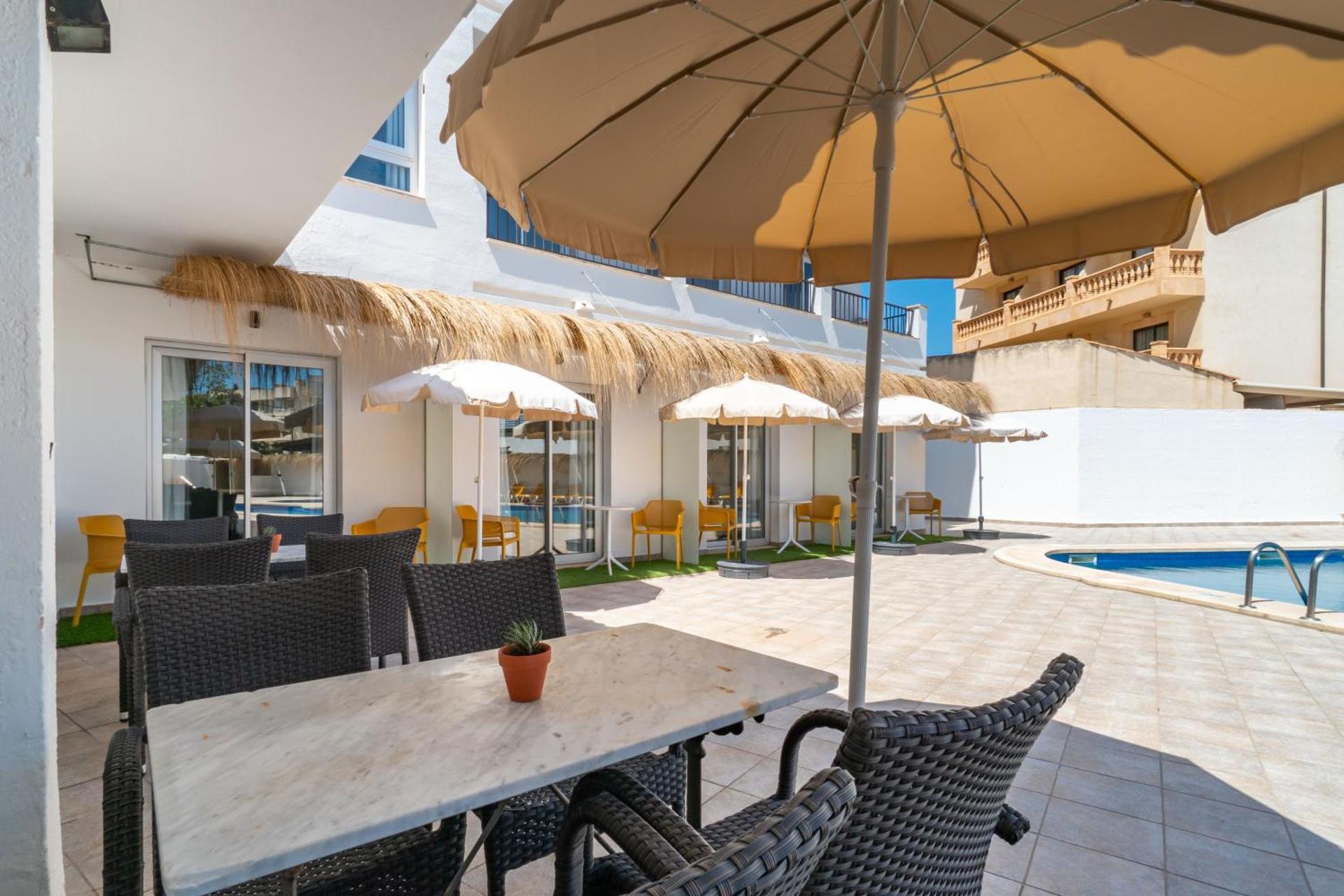 Apartaments La Perla Negra