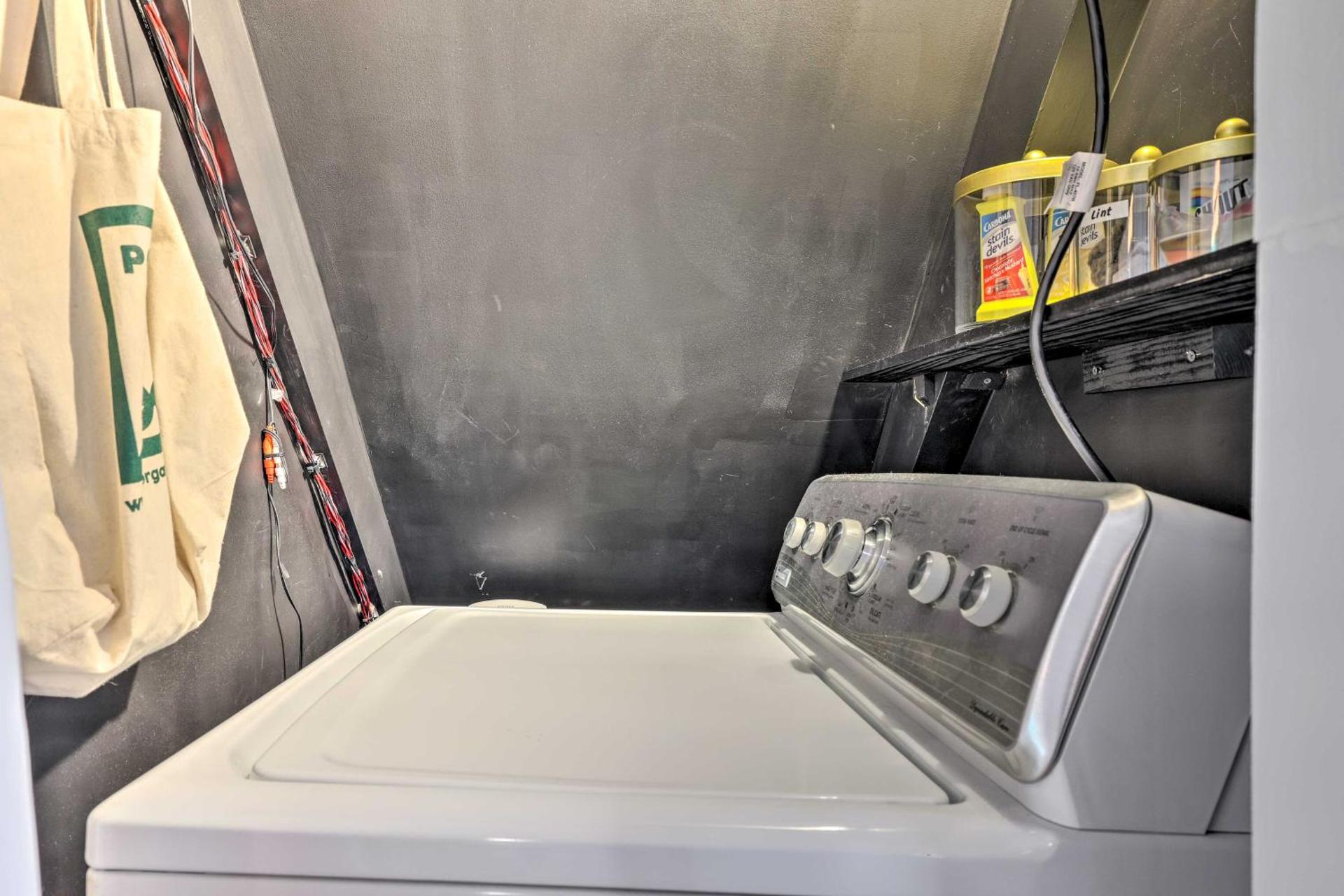 Near Lakes and Resorts Pet-Friendly Long Pond Abode