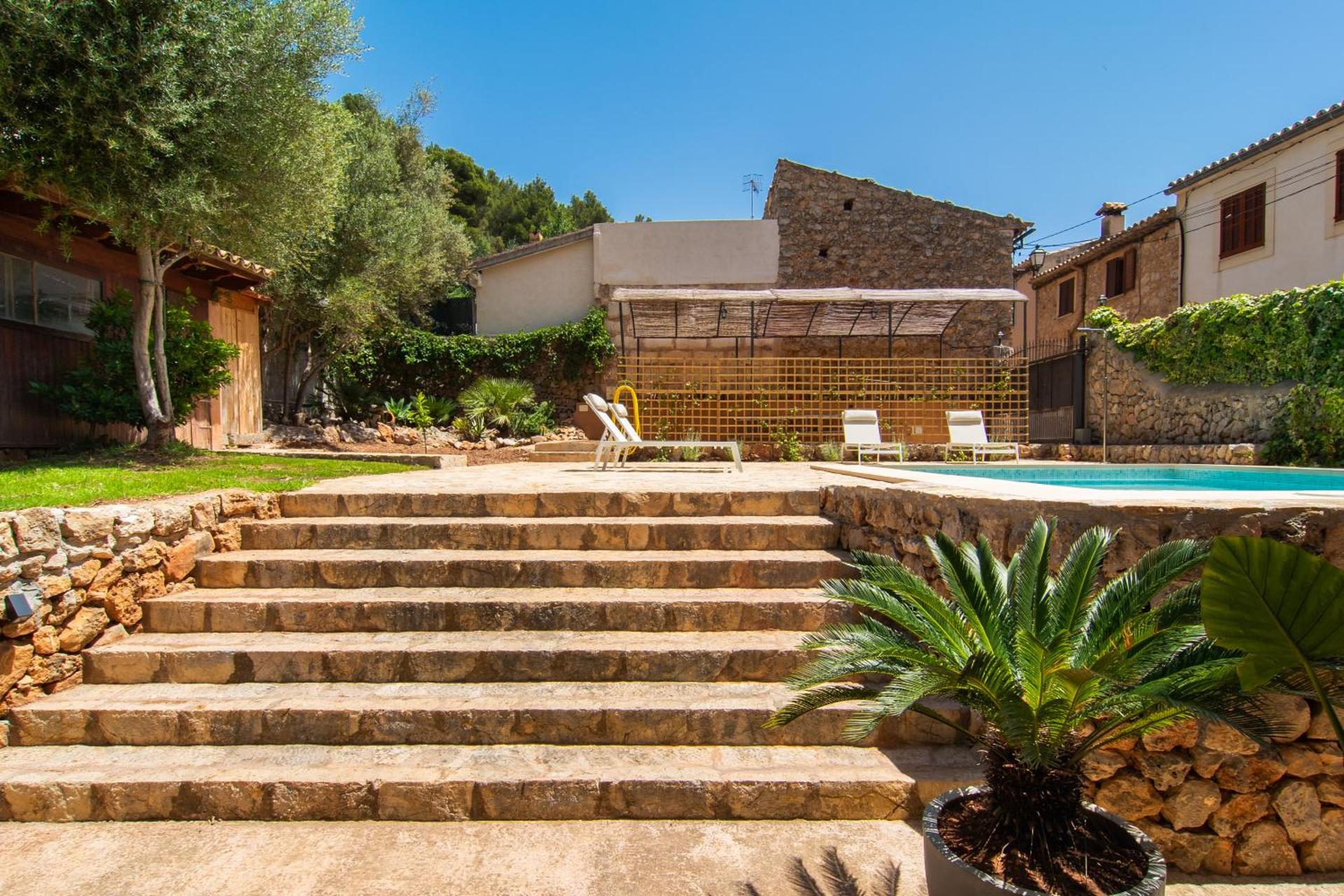 Fabulous Rural House with views to the mountains with swimming pool