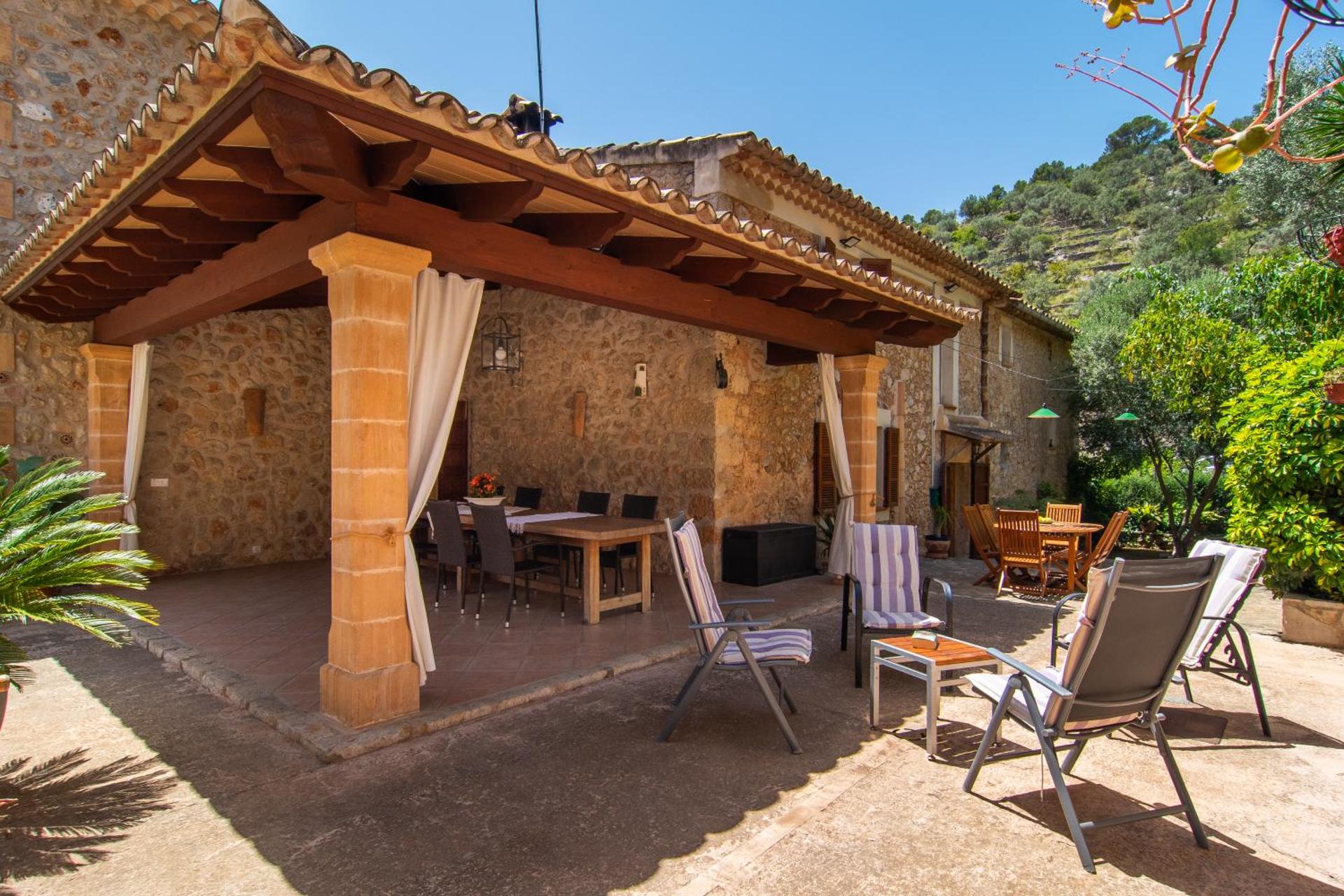 Fabulous Rural House with views to the mountains with swimming pool