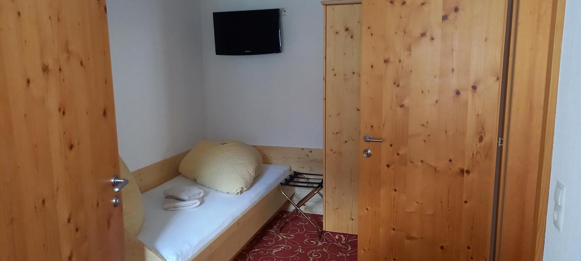 Quadruple Room with Private Bathroom