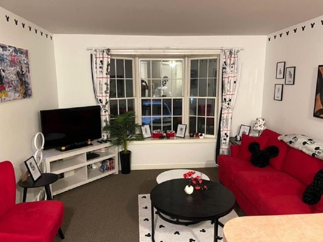 Communal lounge/ TV room