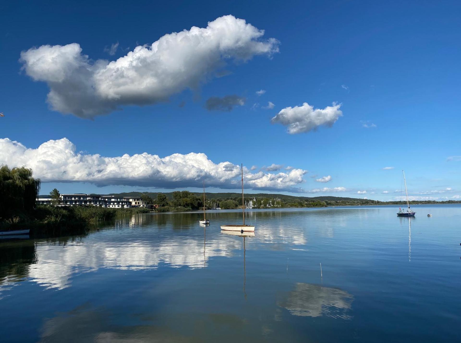 ROYAL AQUAMARINE - lakeside luxury flat at Balaton