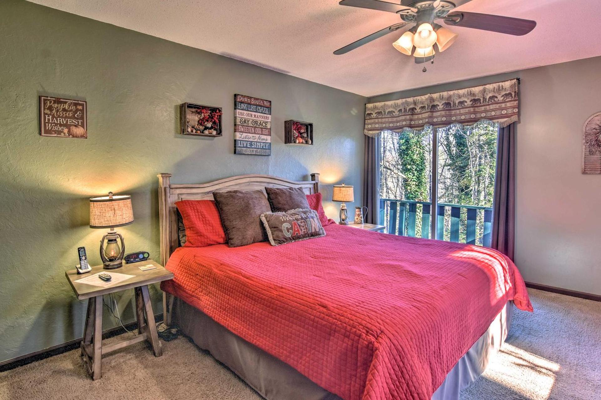 Natures Retreat with Hot Tub 7 Mi to Bryson City