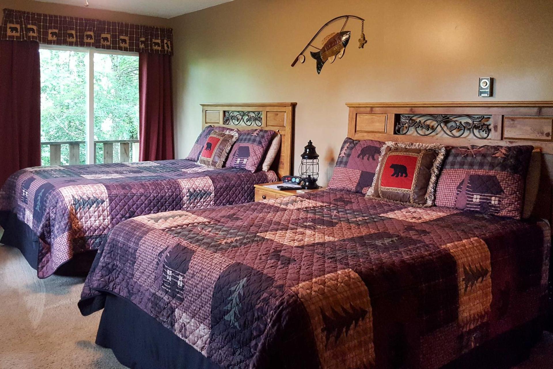 Natures Retreat with Hot Tub 7 Mi to Bryson City