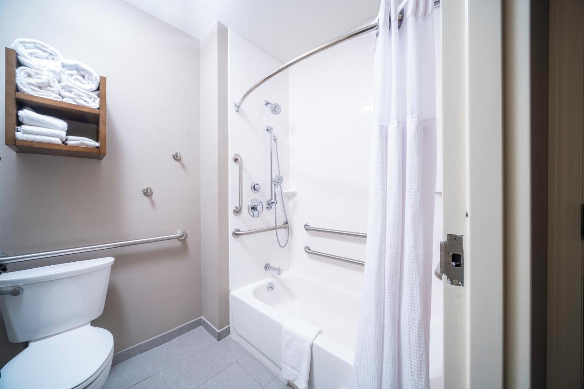 One-Bedroom Queen Room with Two Queen Beds and Mobility Accessible Tub - Non-Smoking