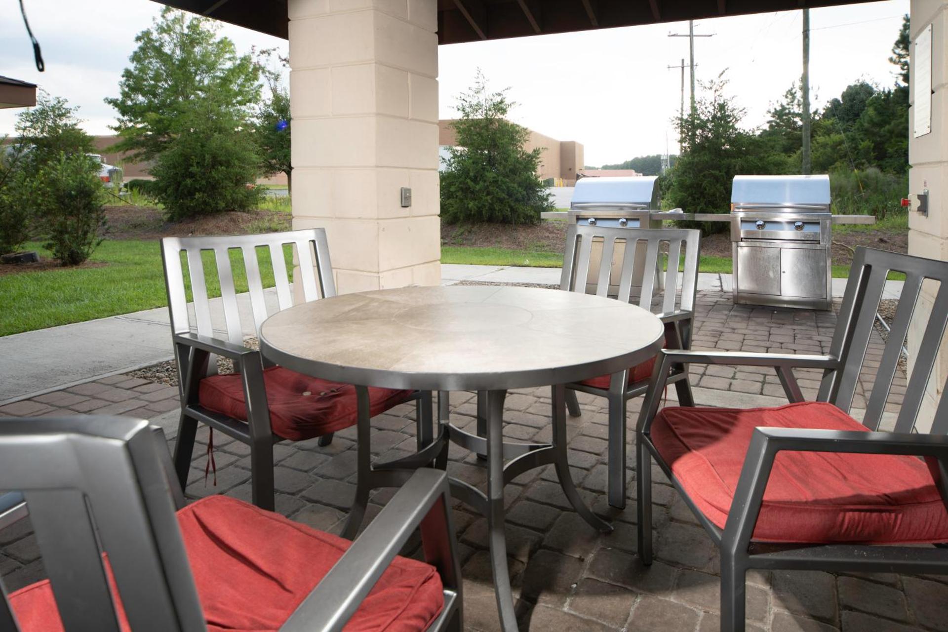 Staybridge Suites - Summerville by IHG