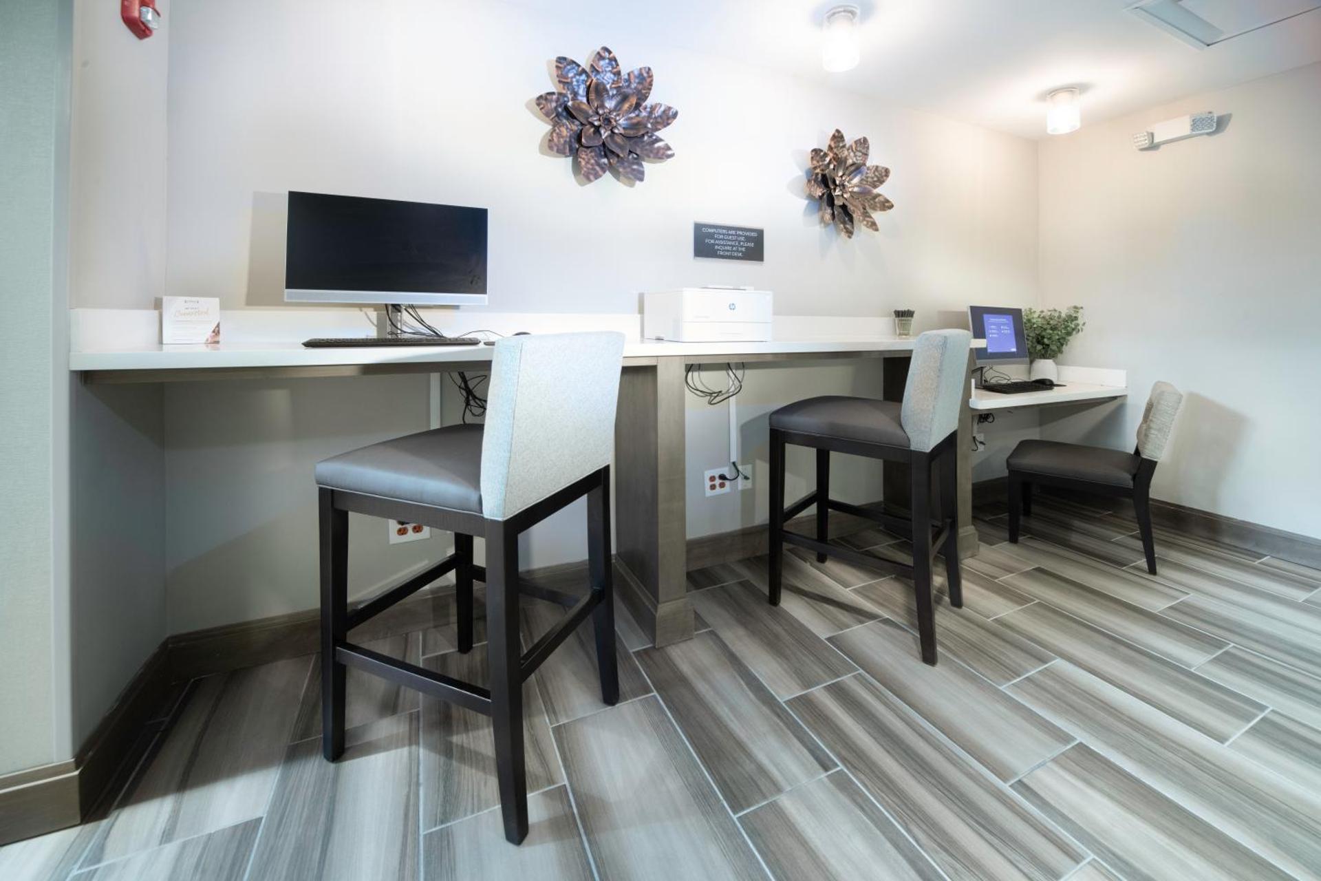 Staybridge Suites - Summerville by IHG