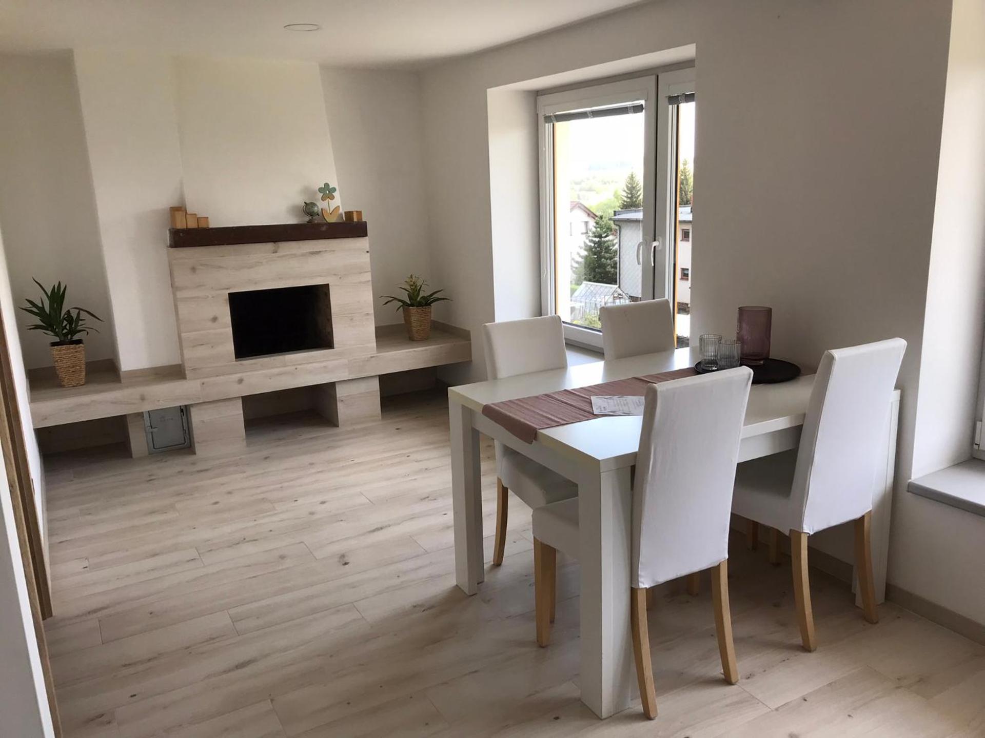 Soukromý pokoj s kuchyní a koupelnou v řadovce