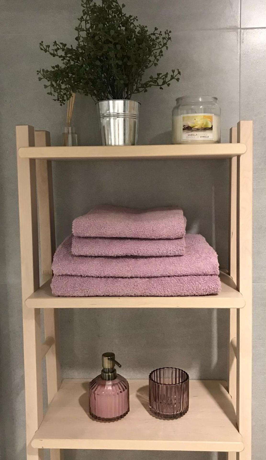 Soukromý pokoj s kuchyní a koupelnou v řadovce