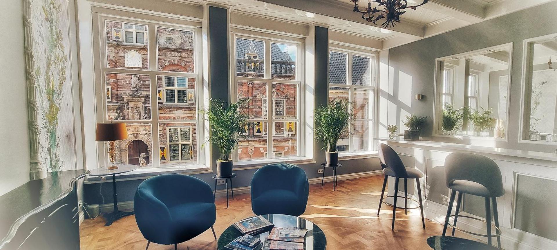 Communal lounge/ TV room