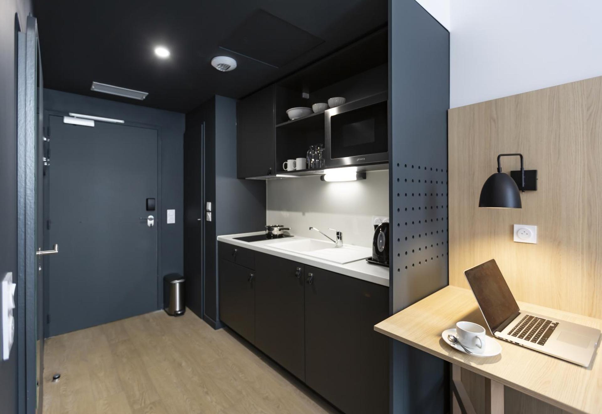Kitchen or kitchenette